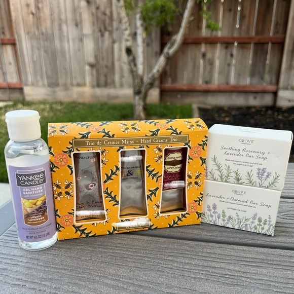 Yankee candle, Grove and more on this nice bundle! - Picture 2 of 6